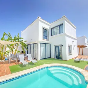 https://villa-magma.in-canary-islands.com